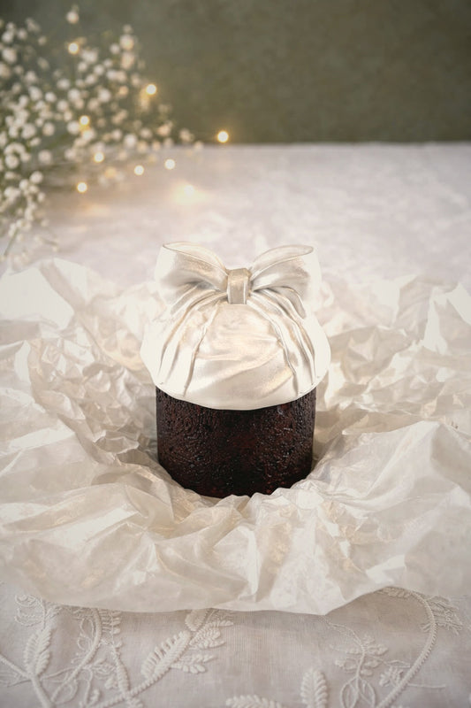 Kulich Bow Candle | Handmade Coconut Soy Wax Candle